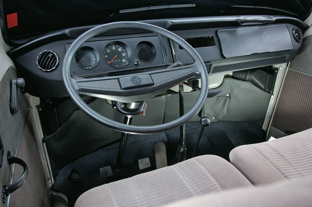 Correio Técnico: dá para instalar airbags e ABS em carro antigo?