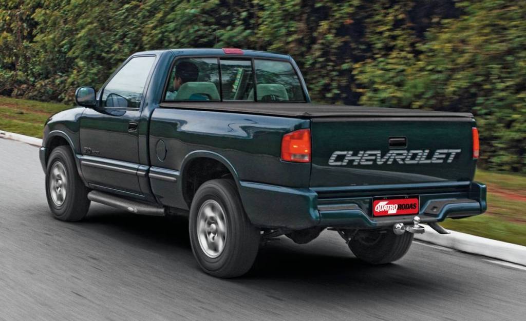 Chevrolet S10 De Luxe 2.2 A cabine simples transportava até 750 kg de carga