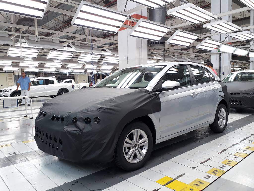VW começa produção do Polo e confirma Virtus, SUV e picape