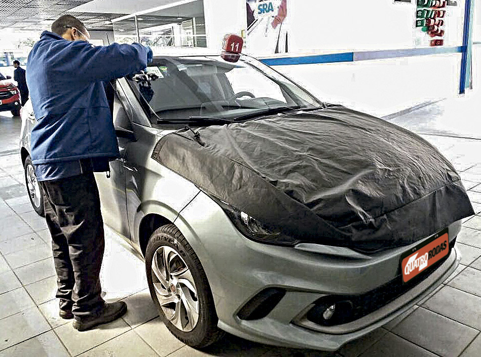 Longa Duração: nosso Fiat Argo precisou de reparo no para-brisa