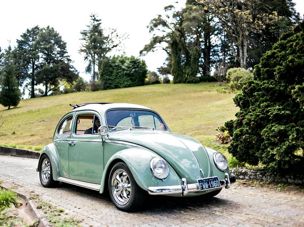 O Fusca 1959, de mão inglesa, é o único customizado do acervo