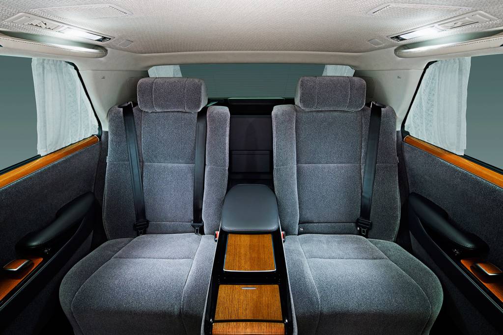 Toyota Century Interior 3