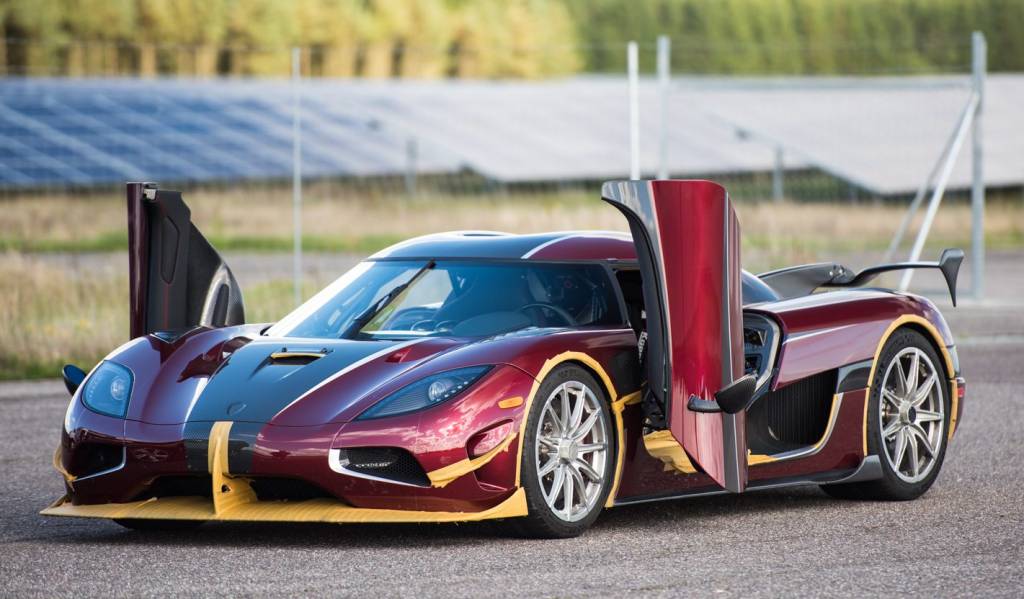 Koenigsegg Agera RS (1.360 cv) bate recorde do Bugatti Chiron