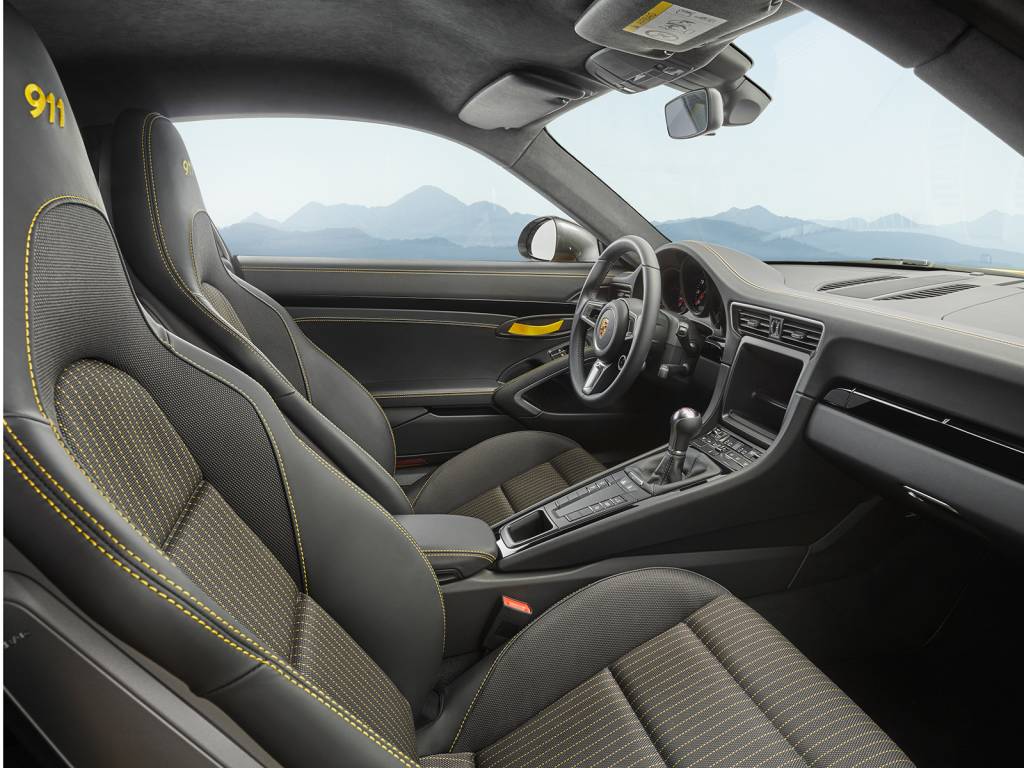 Porsche 911 Carrera T 4