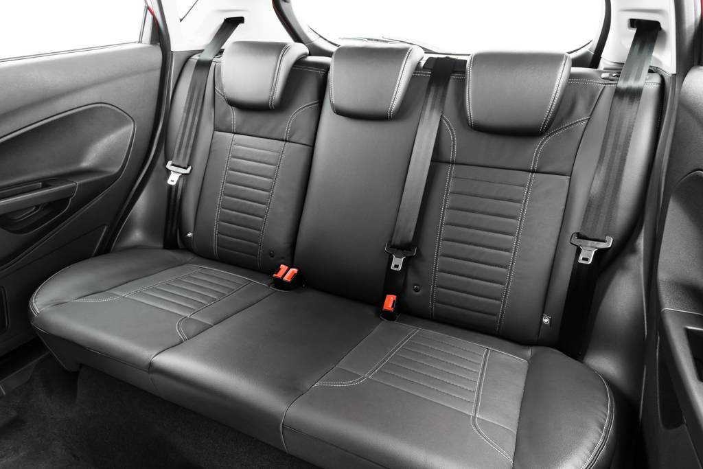 Fiesta Titanium Plus 4 Bancos do Fiesta ganharam novas capas