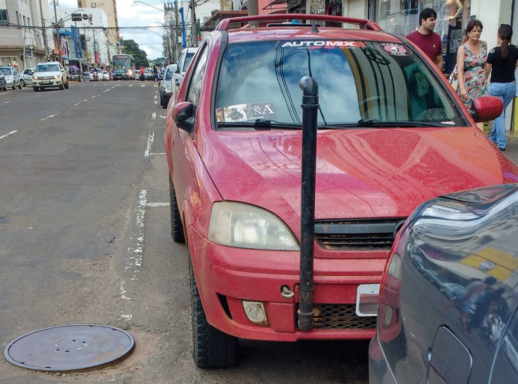 Chevrolet Montana com snorkel