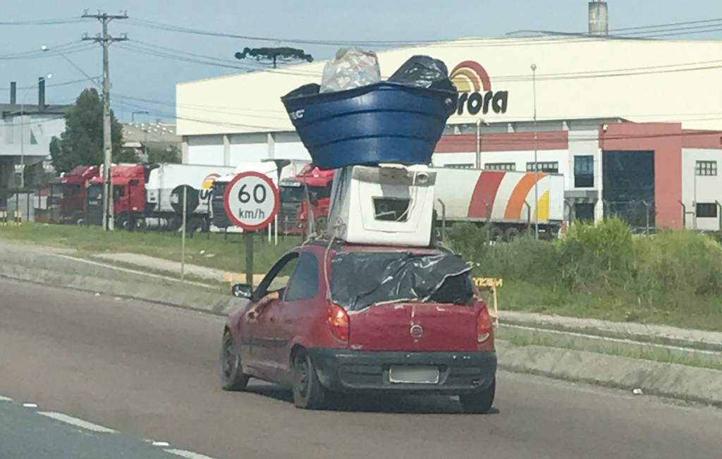 Chevrolet Celta com bagageiro