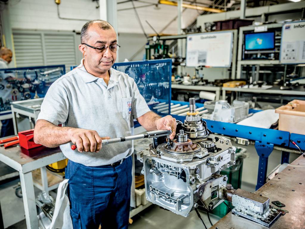 Reparo de caixa automática: só com mão de obra especializada