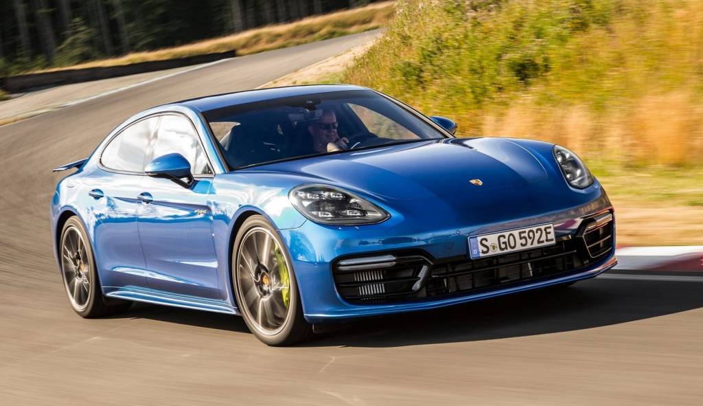 Novo Porsche Panamera Hybrid chega ao Brasil por R$ 529.000