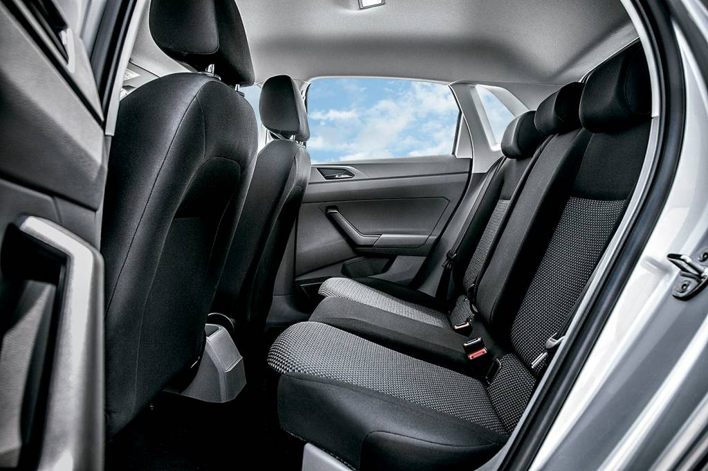 Comparativo: Ford Fiesta x VW Polo