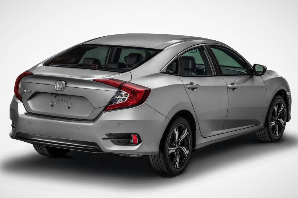 Honda Civic 2018 ganha equipamentos e sofre primeiro aumento