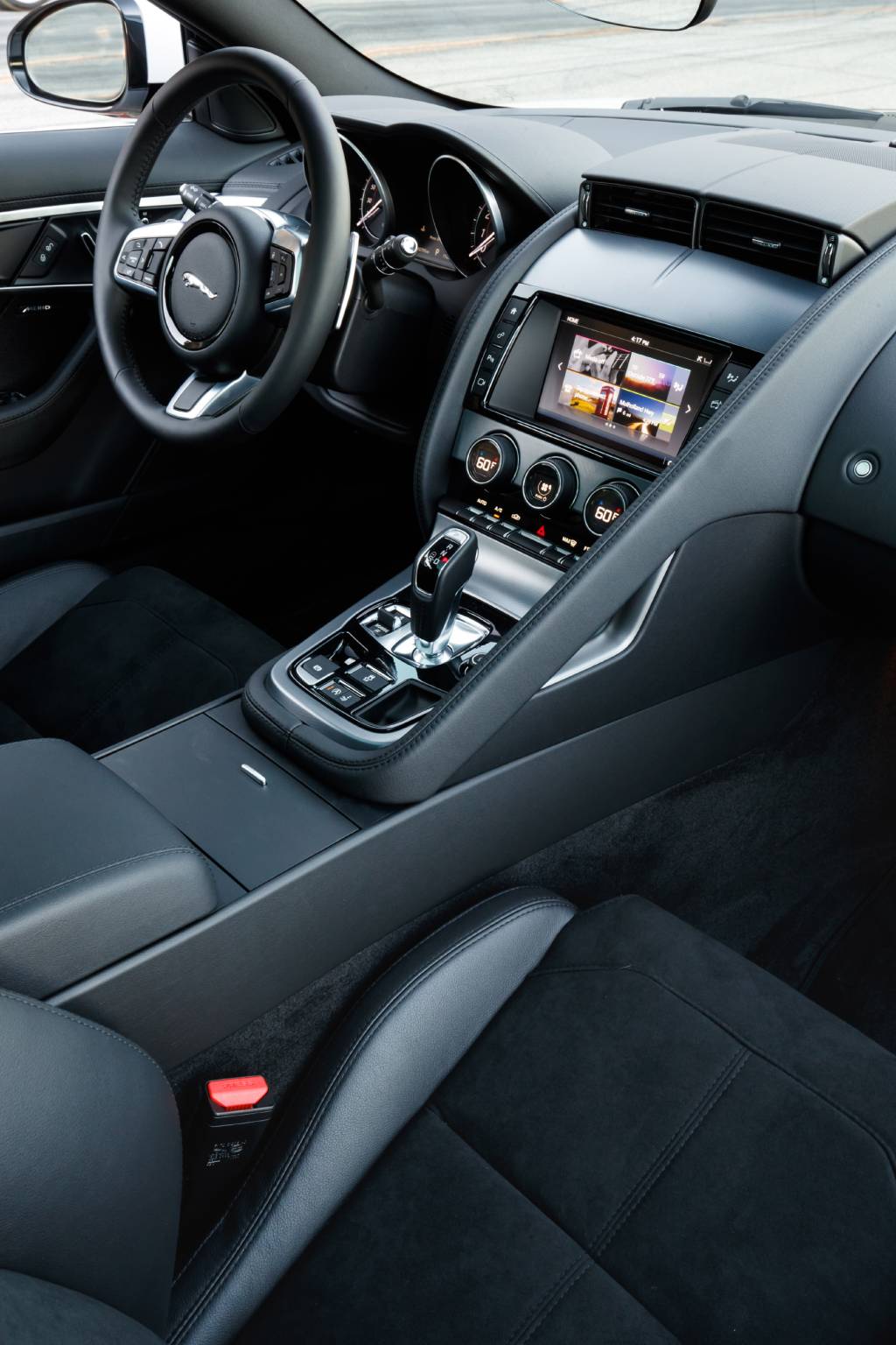 Jaguar F-Type P300
