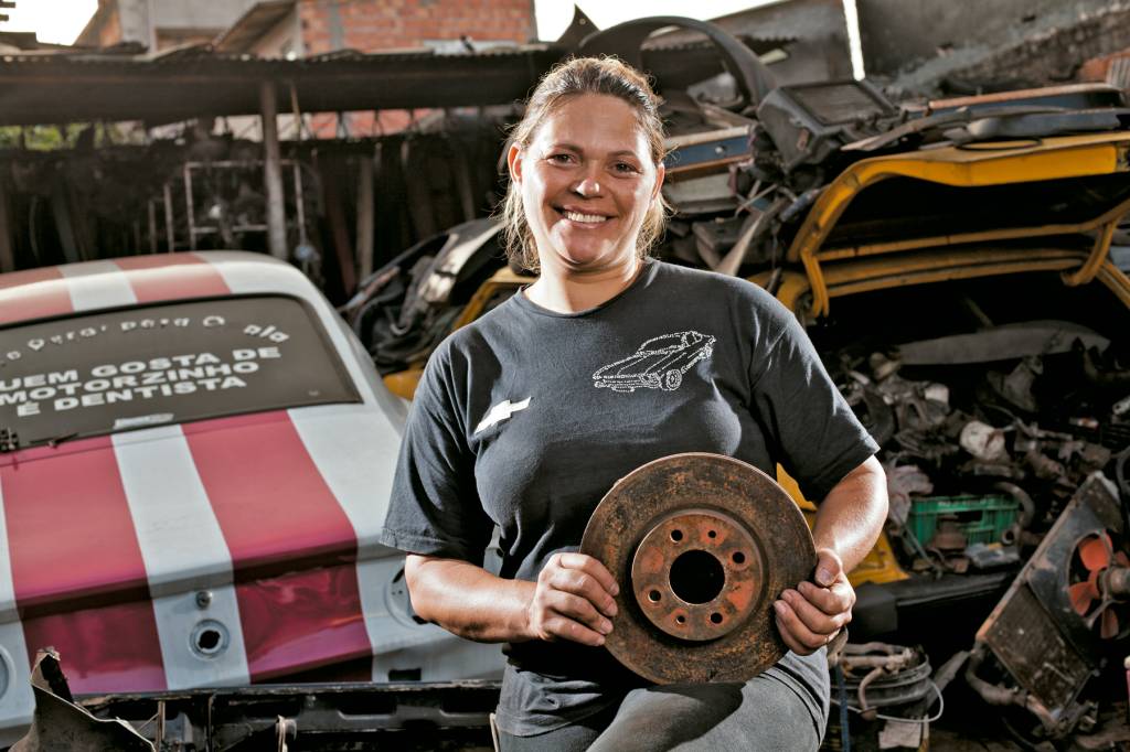 Loira já desmontou mais de 80 Opala e tem um estoque de 20 carros em peças