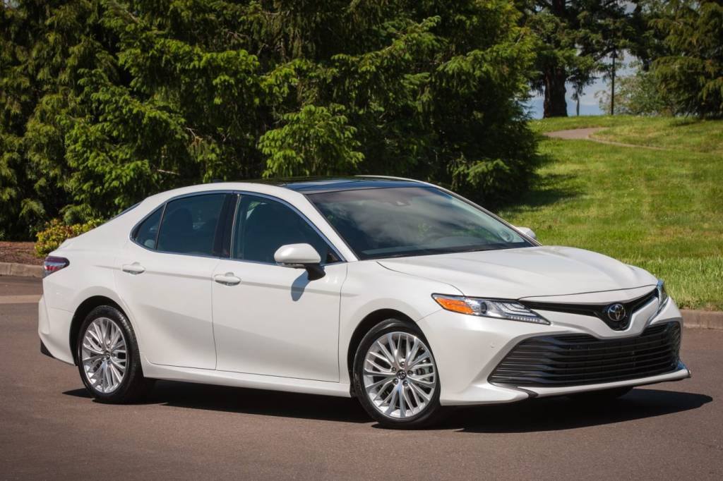 2018_Toyota_Camry_XLE_01_8571F24BCC6914A39B5FFC6BEB8163A8ACD85E7D