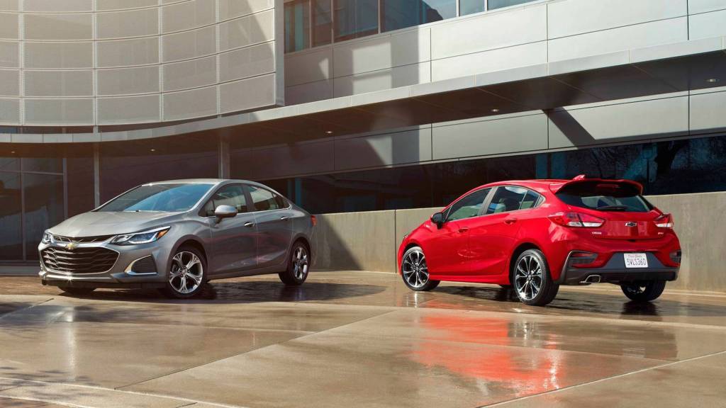 Chevrolet Cruze reestilizado aparece com novo visual agressivo