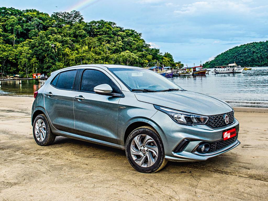 Fiat Argo no Longa Duração Longa Duração: Fiat Argo vai para a praia e conquista um surfista