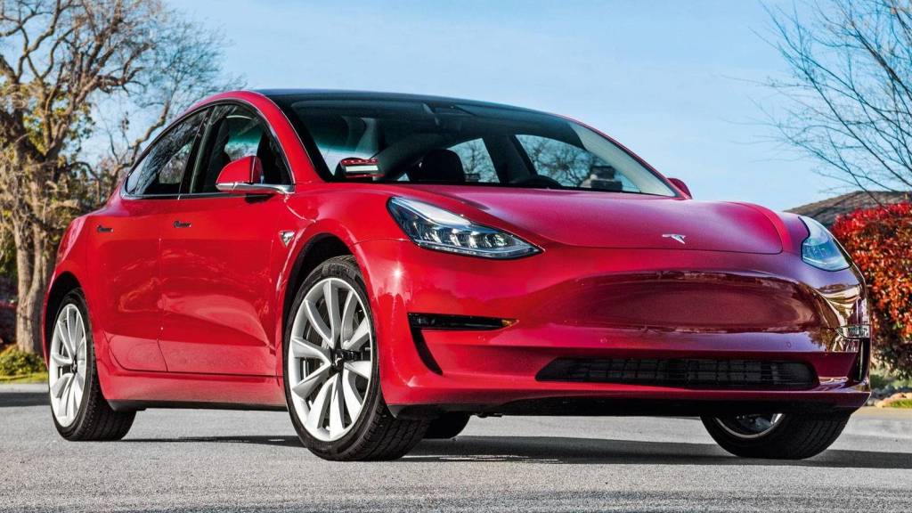 Impressões ao dirigir: Tesla Model 3, 100% elétrico e conectado