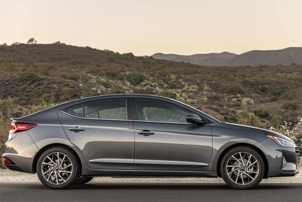 Hyundai-Elantra-2019 Lateral Estatica Hyundai-Elantra-2019 Lateral Estatica