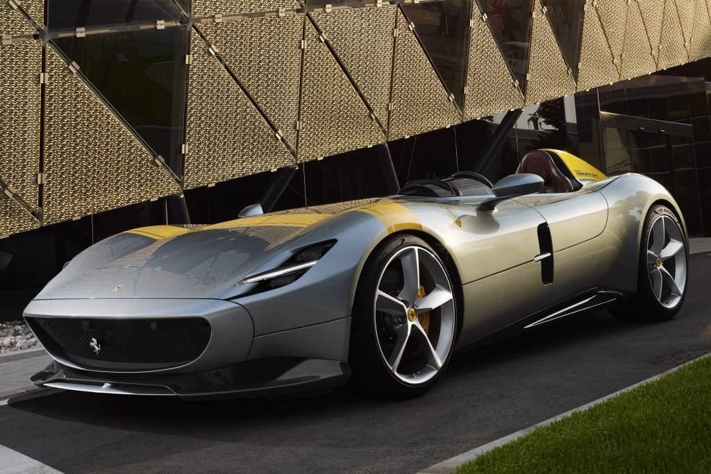 Ferrari Monza SP1 e SP2: colírio para os olhos e V12 no coração