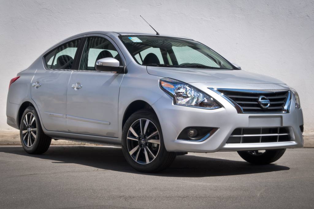 Nissan Versa Nissan Versa