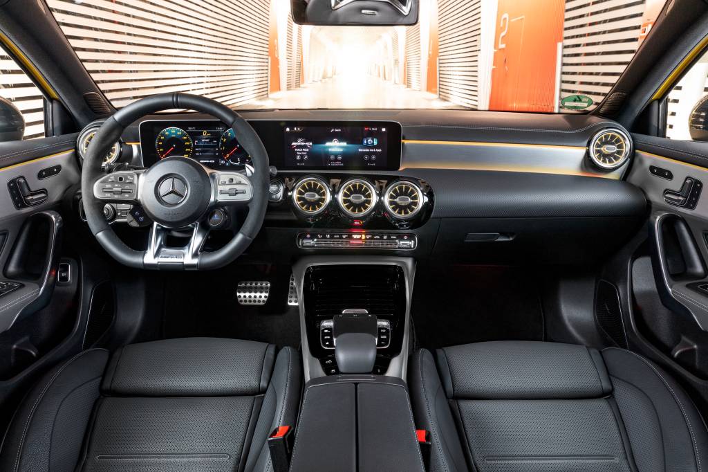 Mercedes-AMG A35 Mercedes-AMG A35
