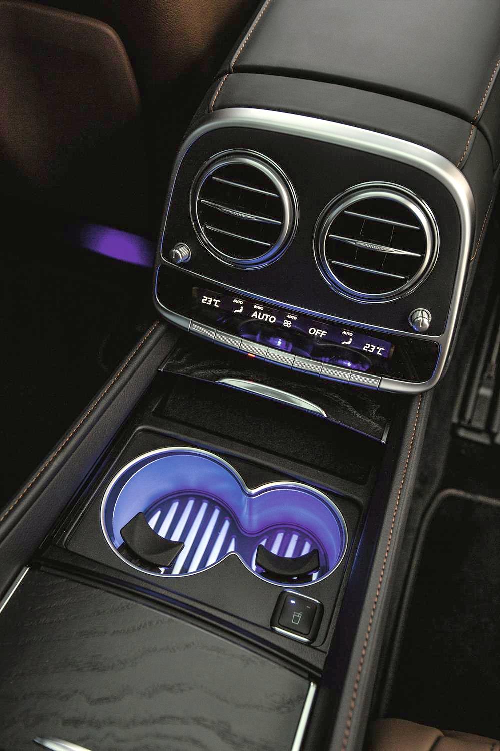 Mercedes-Benz S 560 L (9) Mercedes-Benz S 560 L (9)