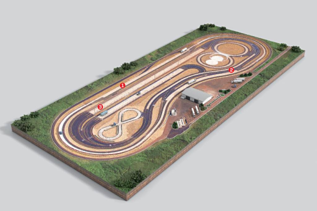QR_711_VIA-EXPRESSA_PISTA-Mercedes-Benz QR_711_VIA-EXPRESSA_PISTA-Mercedes-Benz