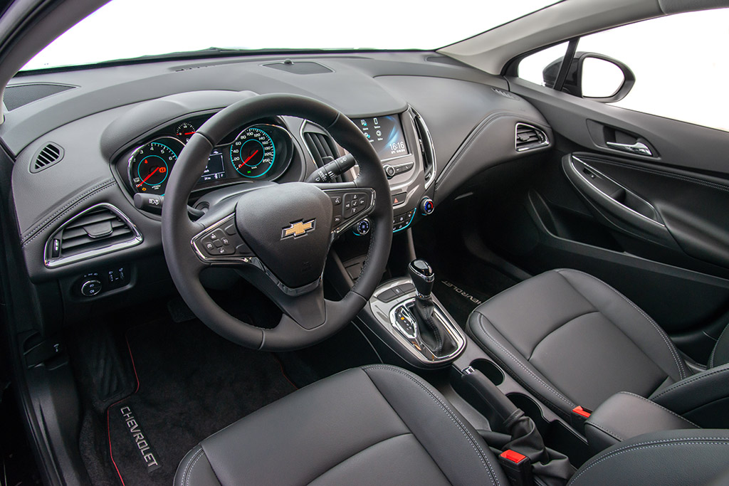 Chevrolet Cruze Black Bow Tie – 2019 Chevrolet Cruze Black Bow Tie – 2019