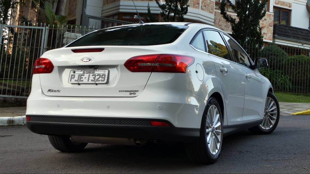 Ford Focus Fastback-2 Ford Focus Fastback-2