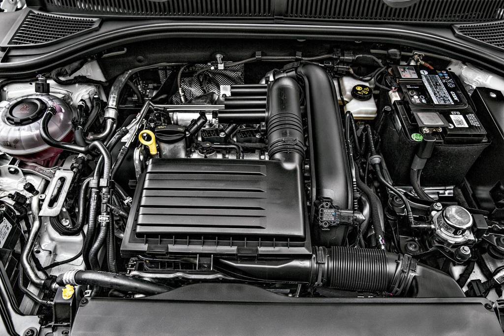 Volkswagen Jetta 1.4 TSI R-Line (11) Volkswagen Jetta 1.4 TSI R-Line (11)