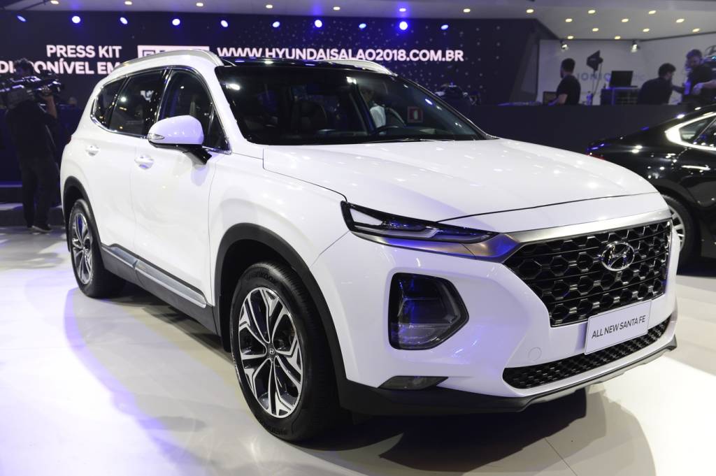 Novos Elantra, Santa Fe, Azera e HB20 de corrida são destaques da Hyundai