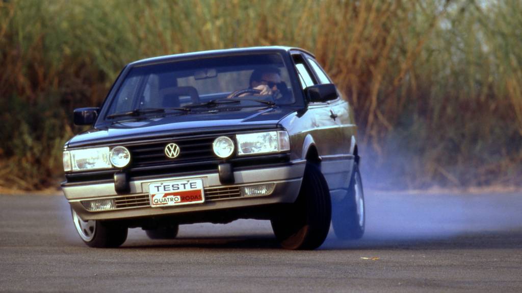 Teste comparativo entre os Gols GTI, um original de fábrica e outro preparado para competições de rali. O GTi tinha suspensão com calibragem mais esportiva que as dos outros Gol