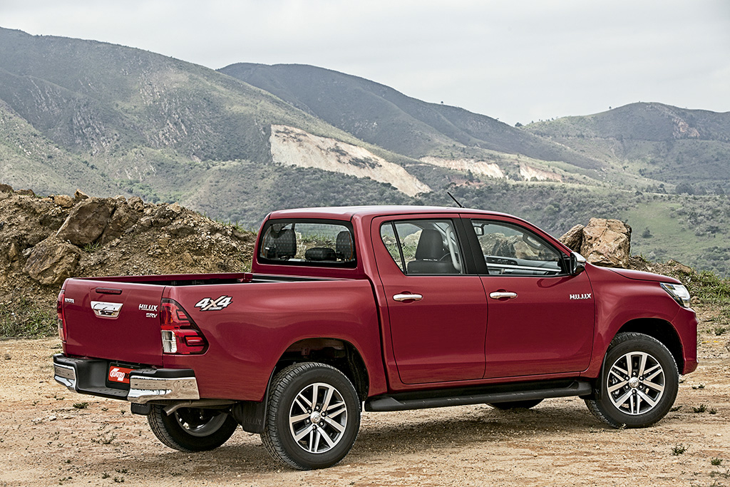 Toyota Hilux SRV 2.8 Diesel 4×4 Toyota Hilux SRV 2.8 Diesel 4×4