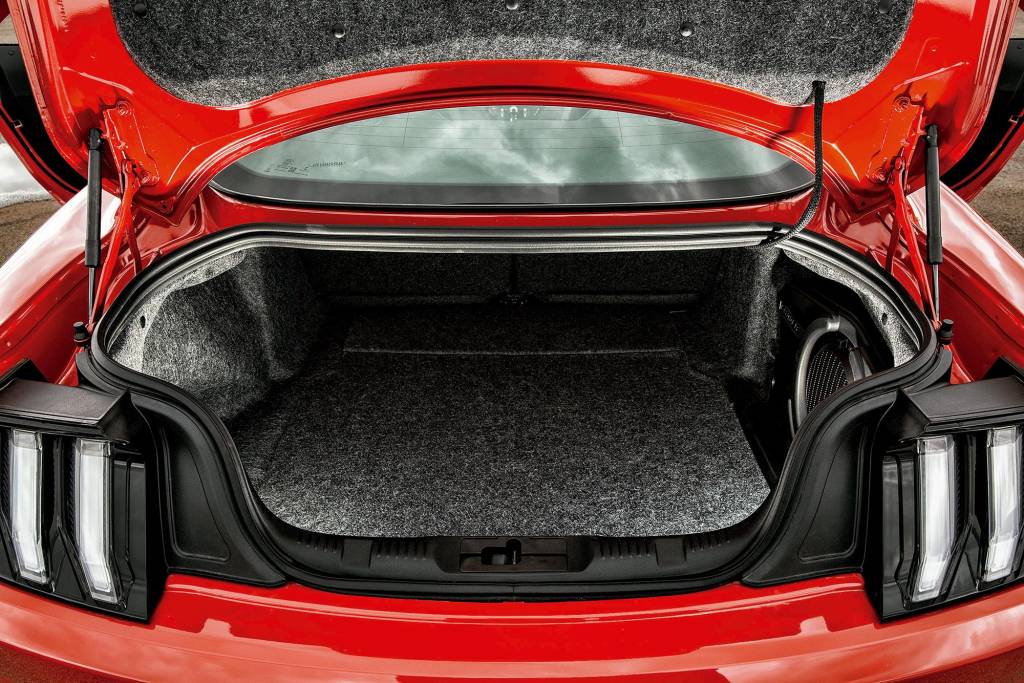 comparativo jaguar f-type 2.0 p300 ford mustang gt (13) comparativo jaguar f-type 2.0 p300 ford mustang gt (13)