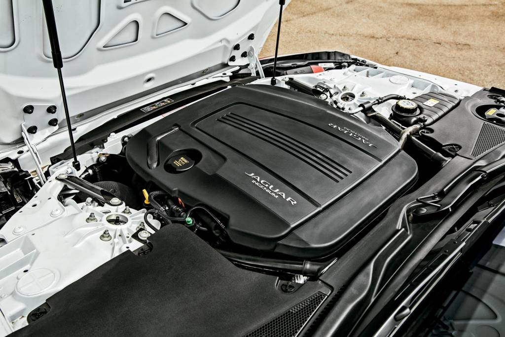 comparativo jaguar f-type 2.0 p300 ford mustang gt (7) comparativo jaguar f-type 2.0 p300 ford mustang gt (7)