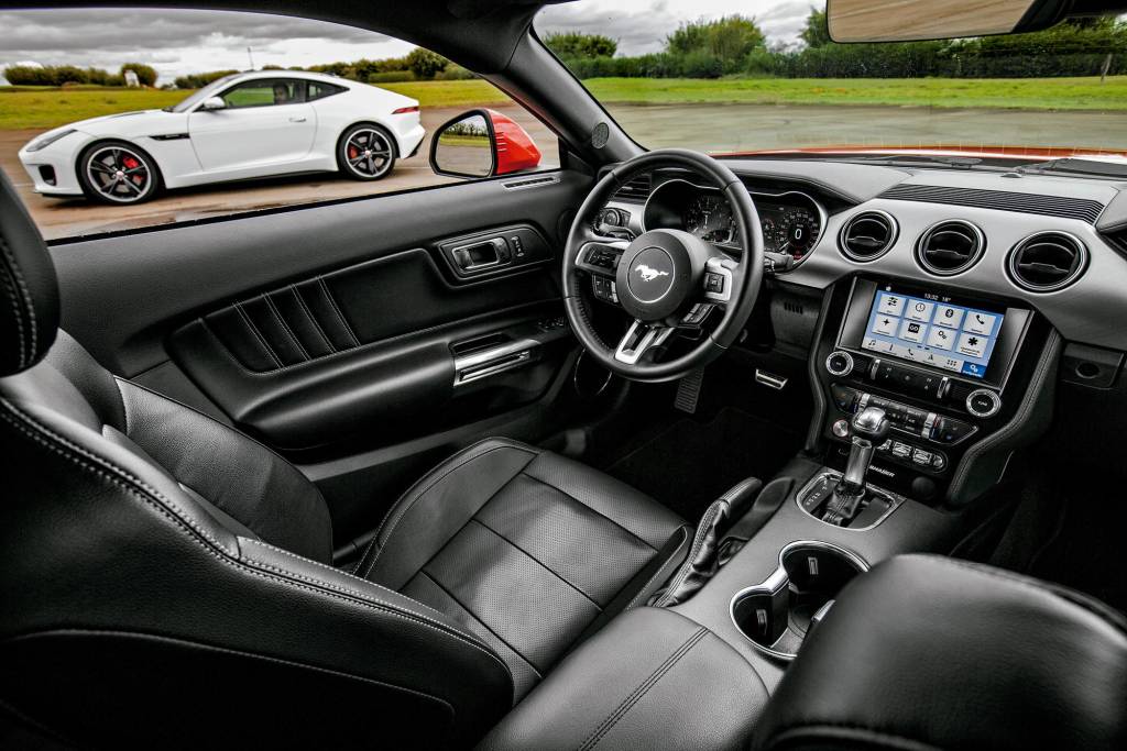 comparativo jaguar f-type 2.0 p300 ford mustang gt (8) comparativo jaguar f-type 2.0 p300 ford mustang gt (8)