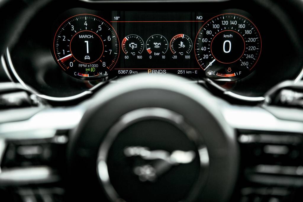 comparativo jaguar f-type 2.0 p300 ford mustang gt (9) comparativo jaguar f-type 2.0 p300 ford mustang gt (9)