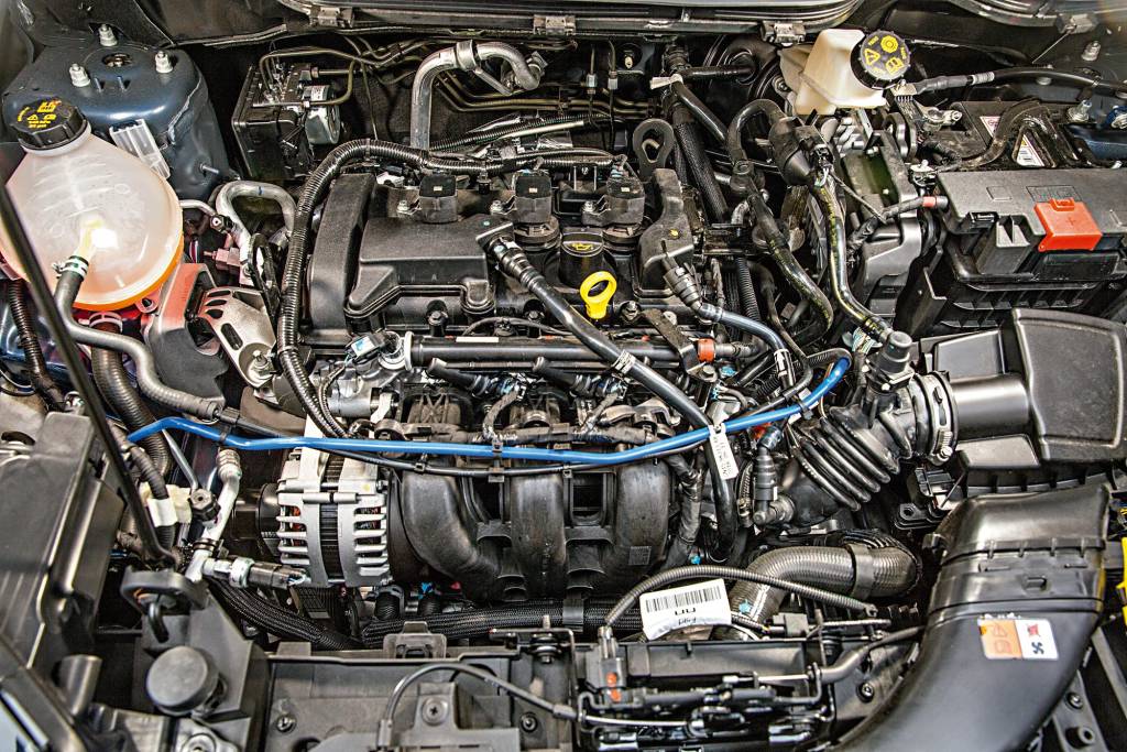 comparativo suvs atÉ 85.00 ford ecosport citroen c4 cactus jeep renegade hyundai compass nissan kicks (24) Motor 1.5 entrega 137 cv de potência
