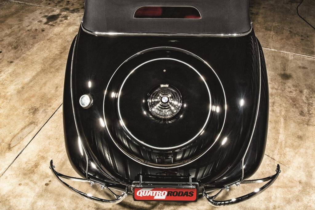 Automóvel 327, da BMW, 1938. Automóvel 327, da BMW, 1938.