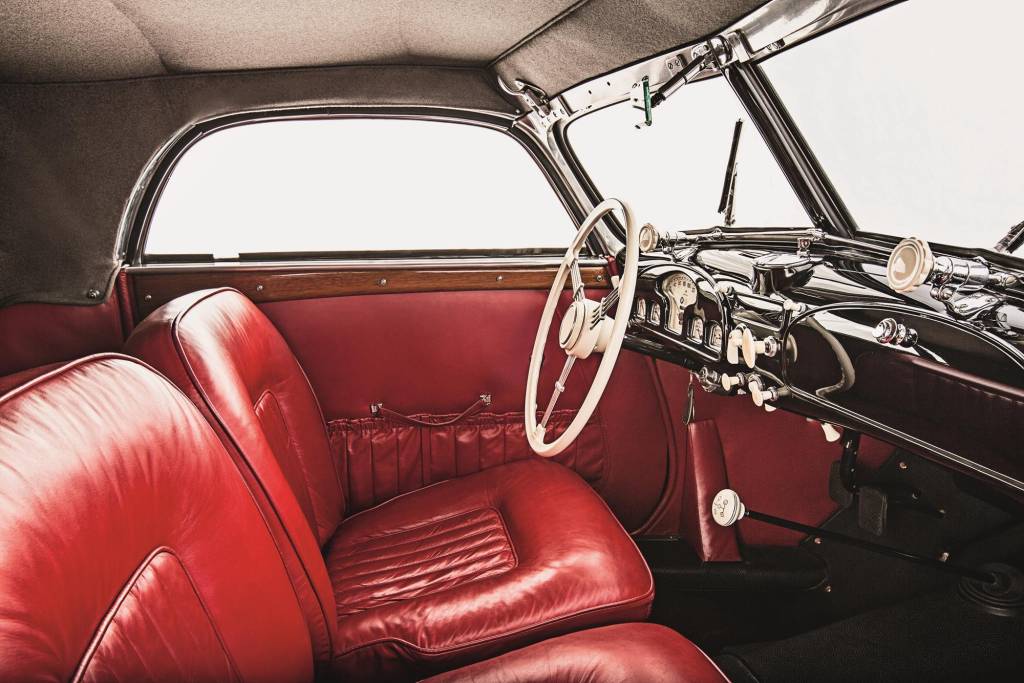 Interior do automóvel 327, da BMW, 1938. Interior do automóvel 327, da BMW, 1938.