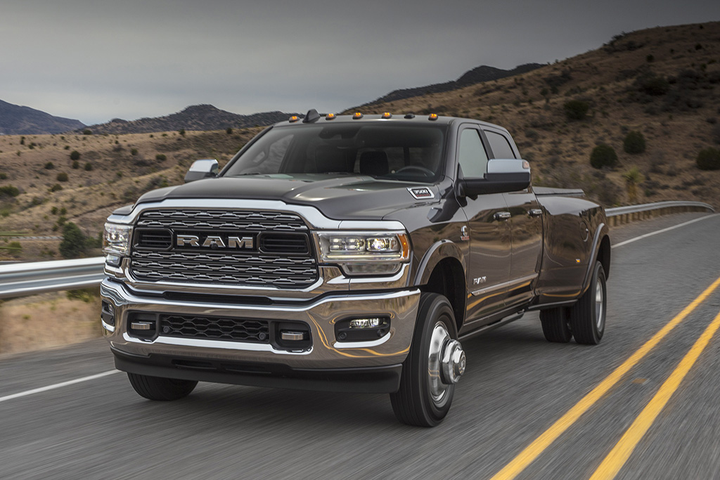 Novas RAM 2500 e 3500 podem rebocar até 15 Chevrolet Onix