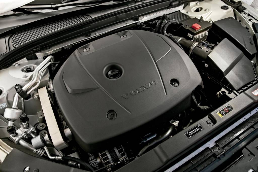 Automóvel V60 T5 Momentum, da Volvo, testado pela revista Quatro Rodas. Automóvel V60 T5 Momentum, da Volvo, testado pela revista Quatro Rodas.