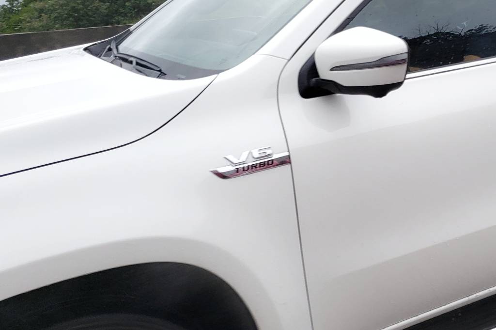 Flagra Mercedes Classe X V6 Flagra Mercedes Classe X V6