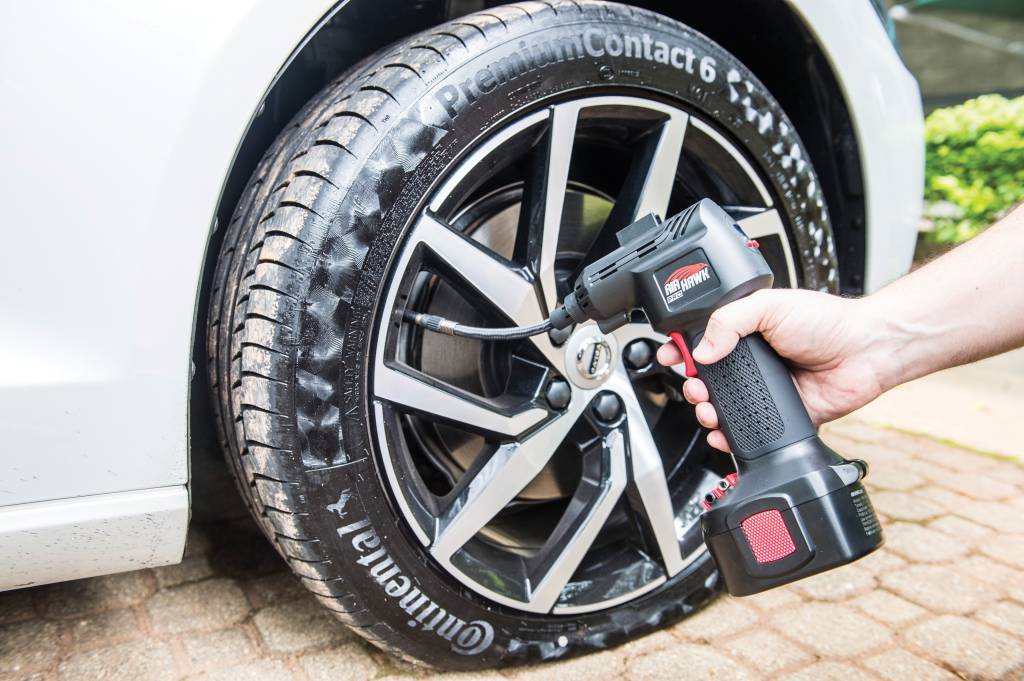 Teste de produto: o compressor portátil de R$ 350 para calibrar os pneus