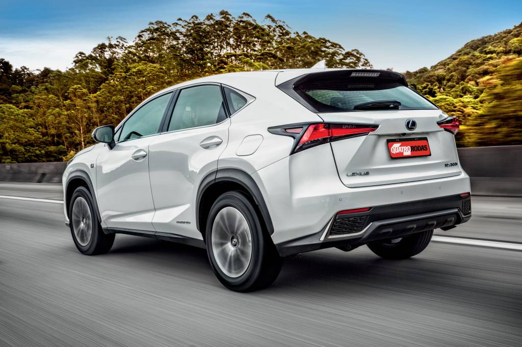 Lexus NX 300H 2 Lexus NX 300H 2