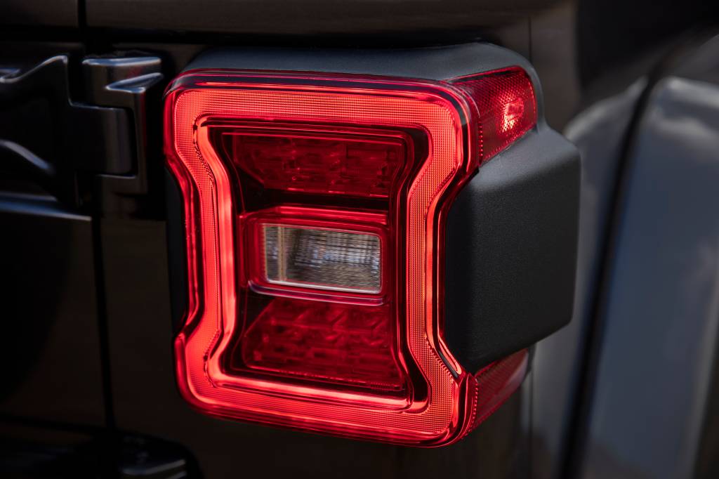 Farol Jeep Wrangler Sahara Farol Jeep Wrangler Sahara