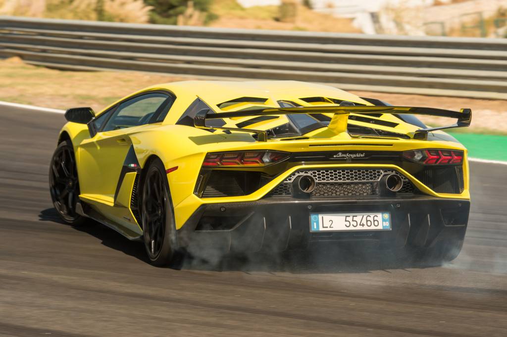 Lamborghini Aventador 2 Lamborghini Aventador 2