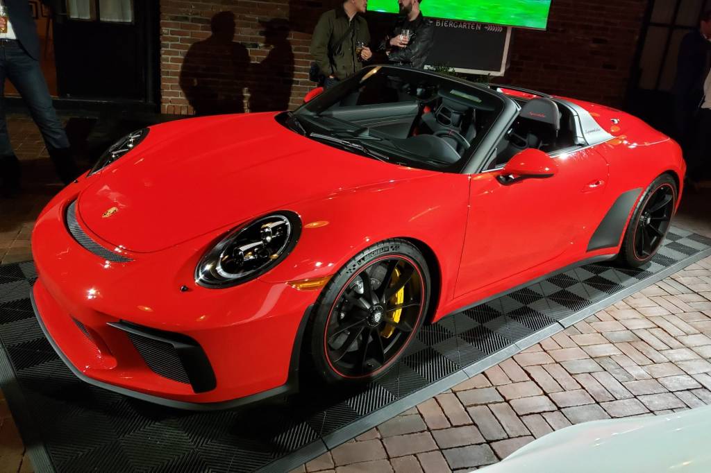 Porsche 911 Speedster: mais de R$ 1 milhão por câmbio manual e ar opcional