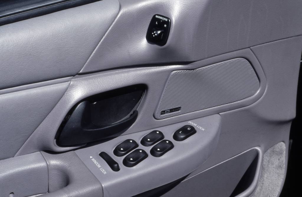 Ford Taurus SHO (9) Ford Taurus SHO (9)