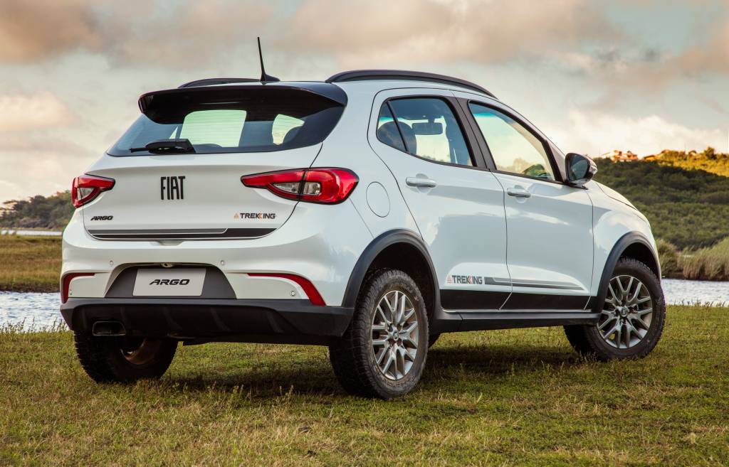 Fiat Argo Trekking Fiat Argo Trekking usa fantasia aventureira discreta por R$ 58.990
